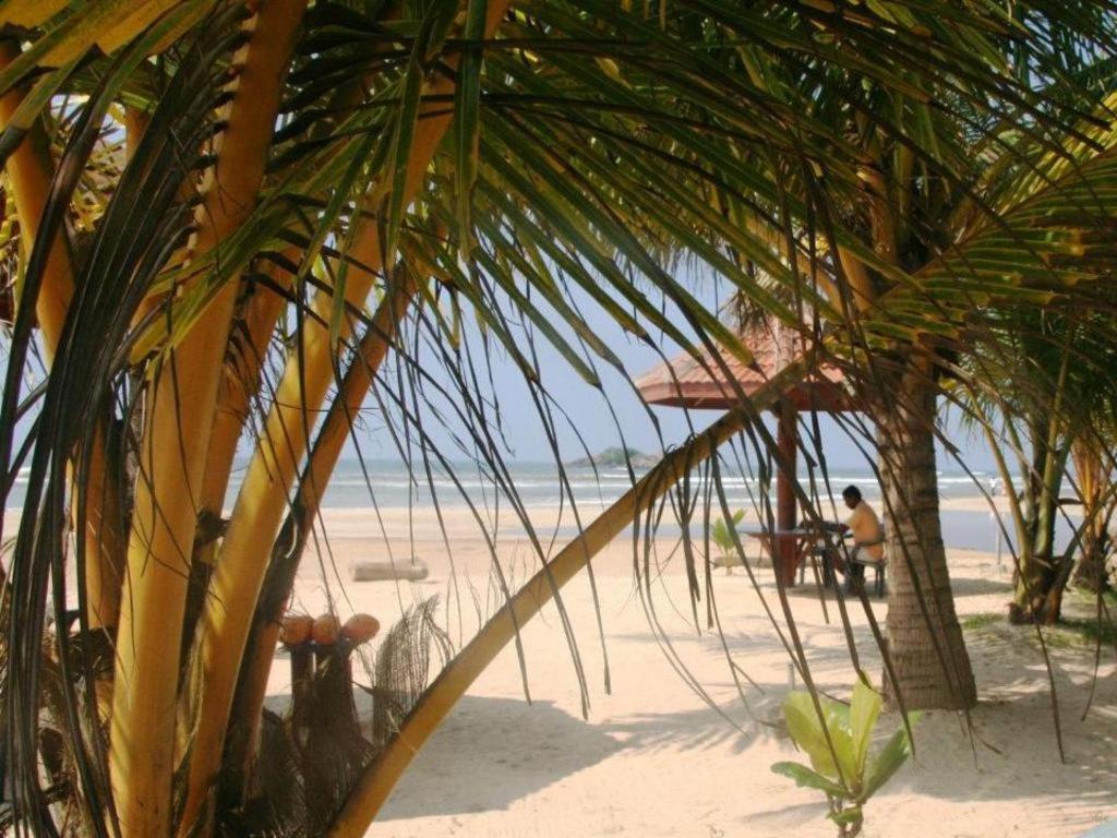 Sagarika Beach Hotel Moragalla Eksteriør bilde