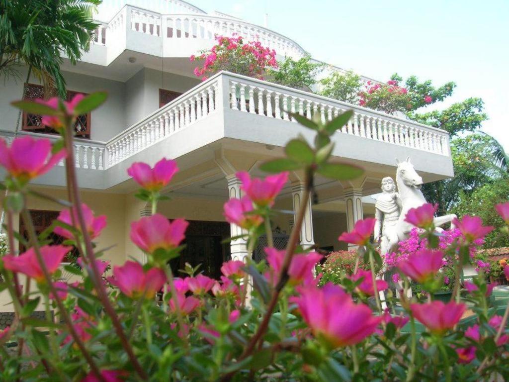 Sagarika Beach Hotel Moragalla Eksteriør bilde