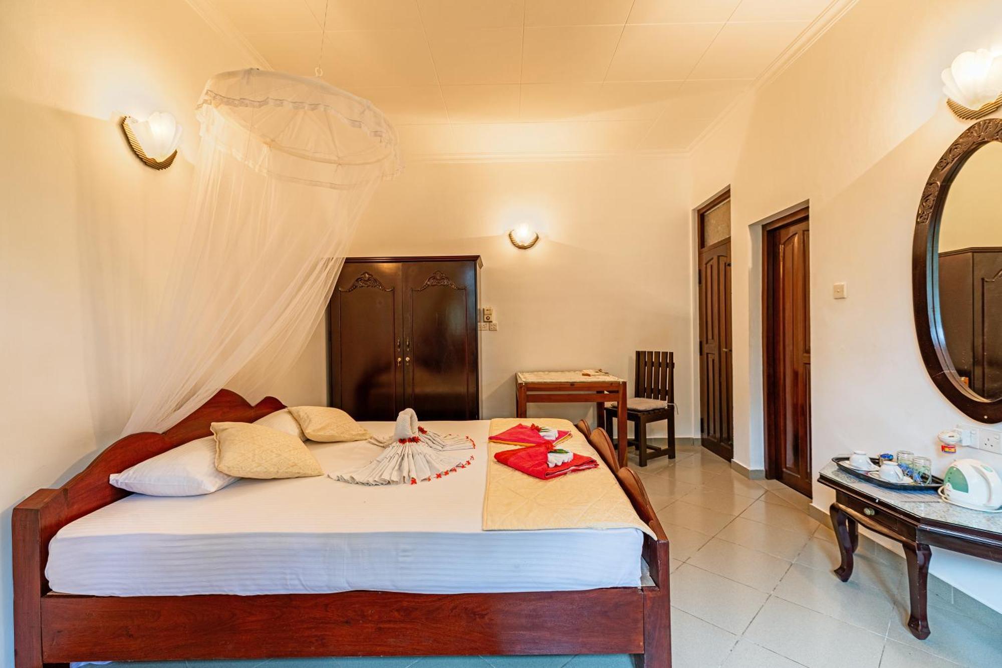 Sagarika Beach Hotel Moragalla Eksteriør bilde