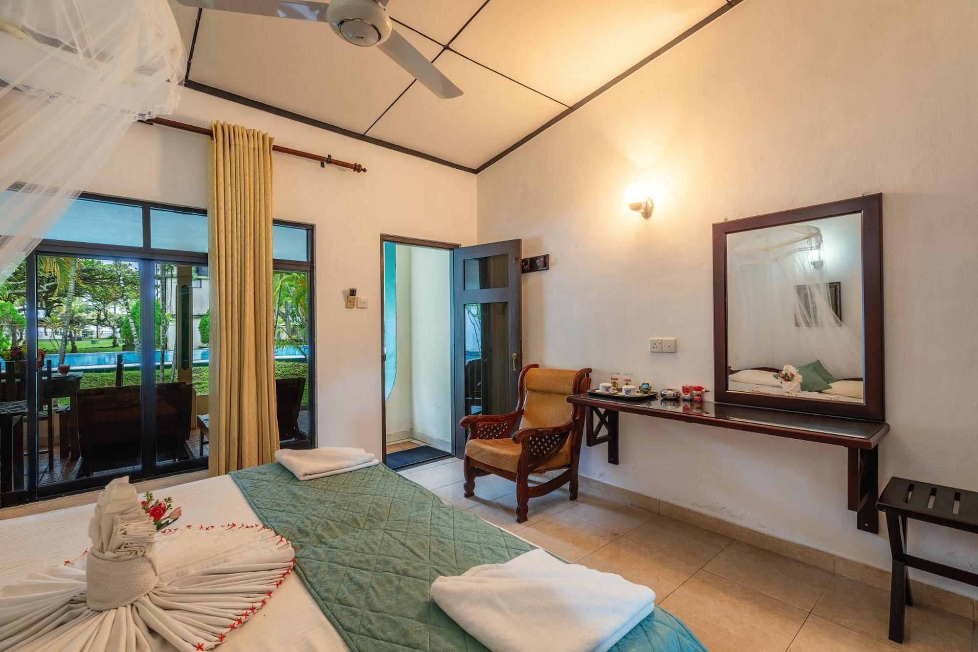 Sagarika Beach Hotel Moragalla Eksteriør bilde
